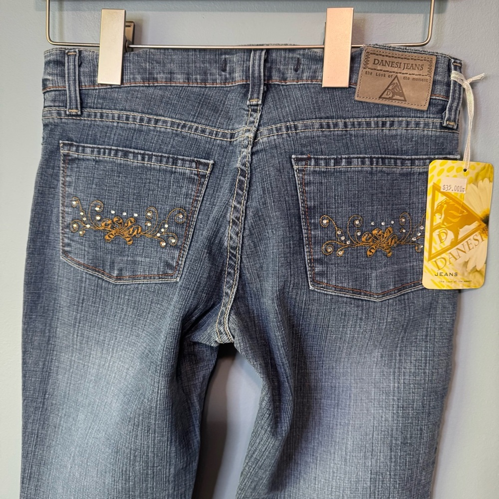Danesi Low Rise Flare Jeans with Embellishments. NWT. Juniors Size 3 - Picture 9 of 15